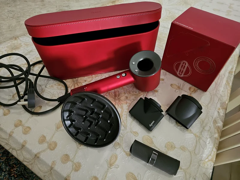 Stylish and Compact Hair Dryer with Carrying Case63242688457345112