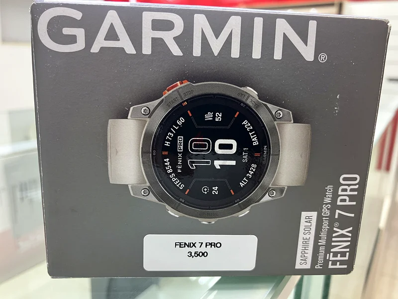 Garmin Fenix 7 Pro  
A versatile watch for sports and adventure enthusiasts, combining durability and technology63262409733762111