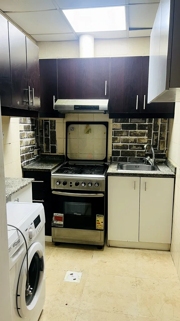 سرير تنفيذي مفروش بالكامل للعزاب الذكور الهنود في DSO-SILICON OASIS63796580188419113