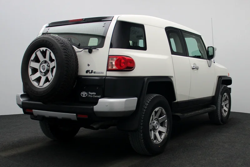 TOYOTA FJ CRUISER 5 DR P 4.0L AT GXR RB*2 YEARS FREE SERVICING*63157883927426112