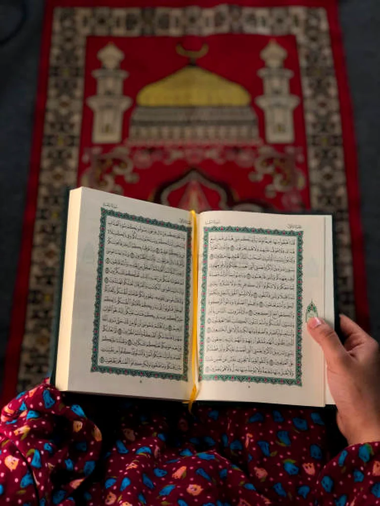 Online experienced female Quran Qaria available for all ages peoples631872409779221121