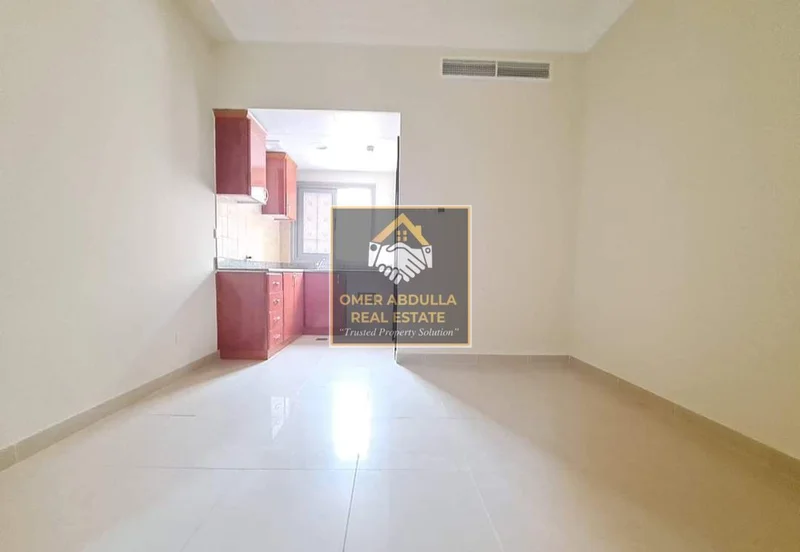 مطبخ Saprit!! لدي شقة استوديو مع تكييف مركزي لـ 👨‍👩‍👦 في المويلحة62885272938627113