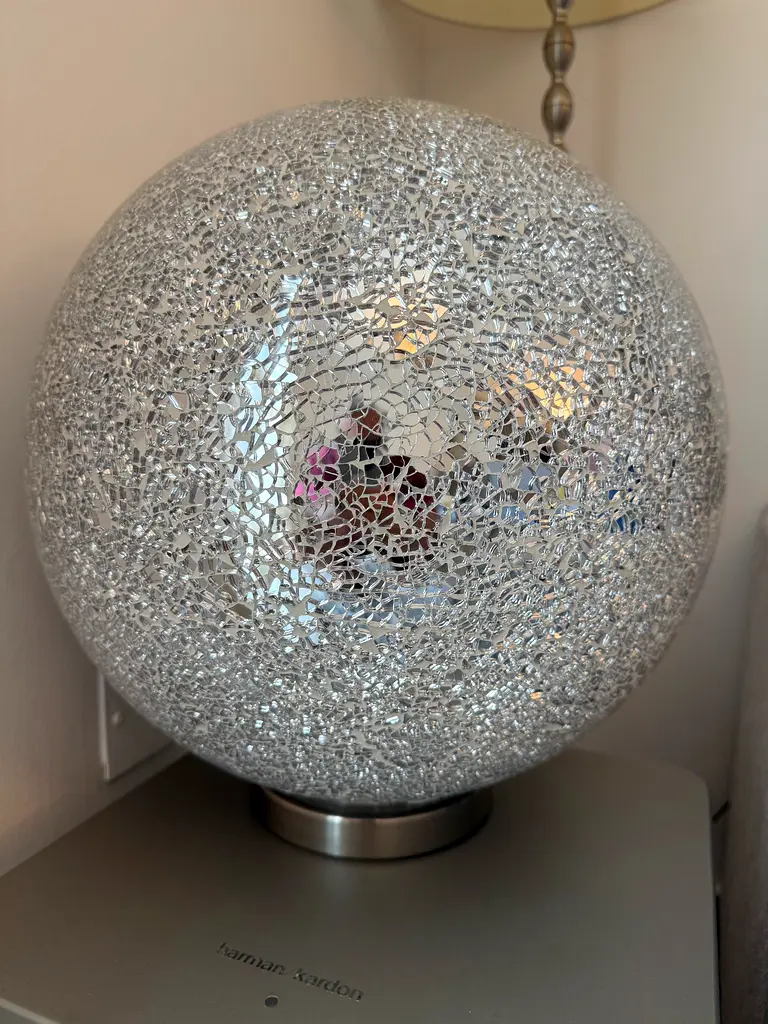 Stand alone light ball63219819568385111