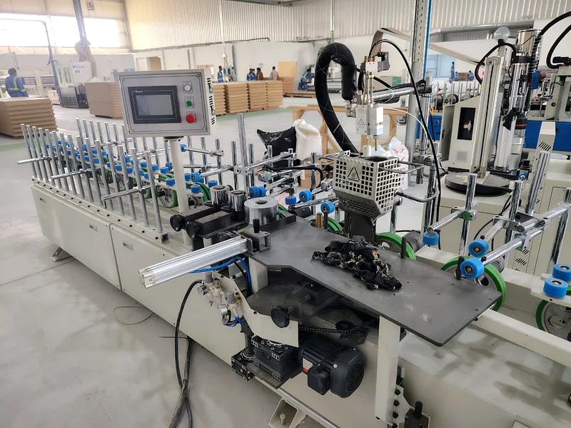 Auto L profile architrave assembly Machine63167112175363112