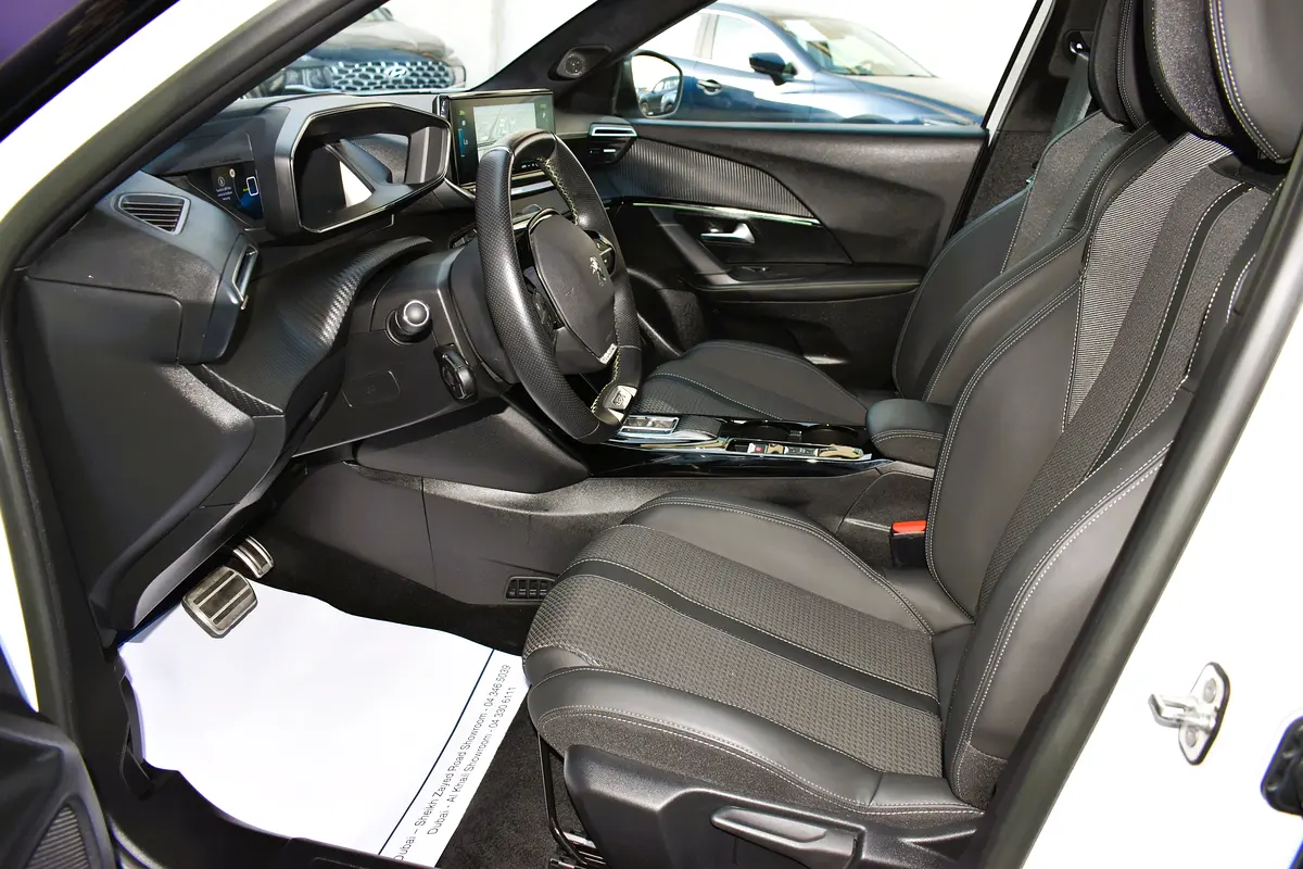 Peugeot e-2008 2023