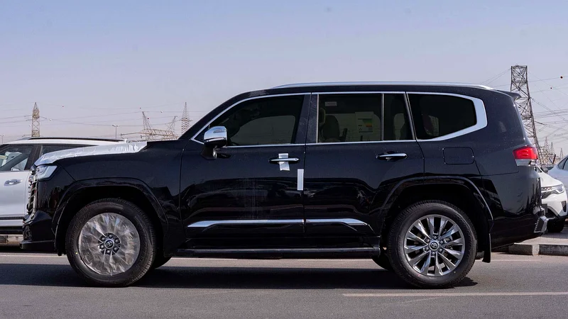 2025 Toyota Land Cruiser VXR V6 3.5L Twin Turbo STD AT Petrol63158340644482113