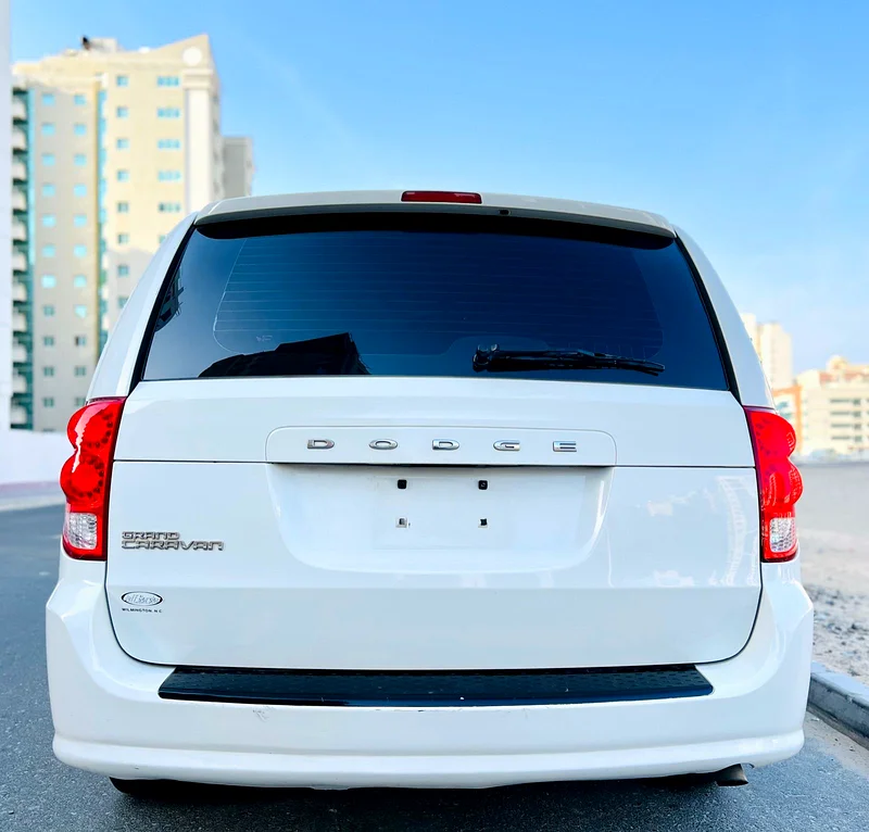 A Very Clean DODGE CARAVAN 2020 White AMERICAN SPECS 7 SEATER Ref. 044963173845953025112