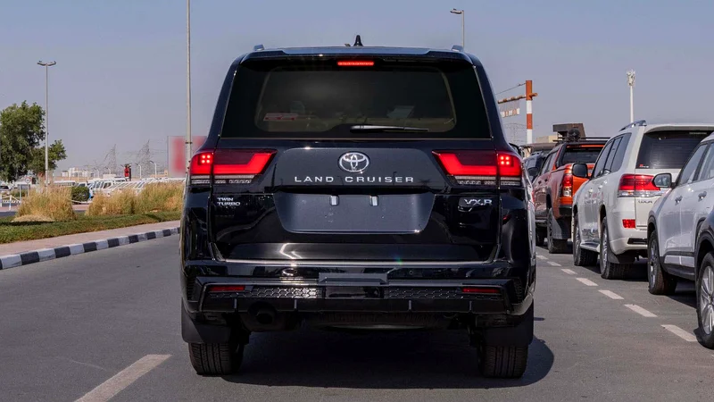 2025 Toyota Land Cruiser VXR V6 3.5L Twin Turbo STD AT Petrol63158340644482114