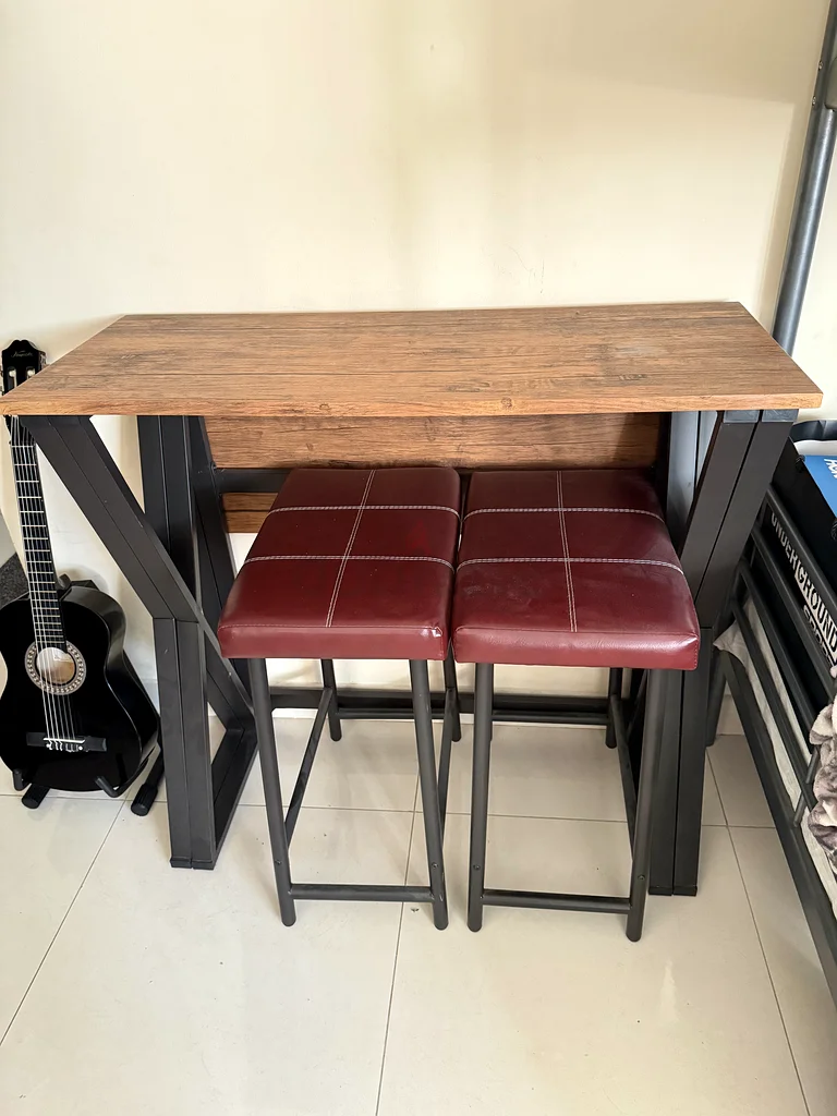 طقم طاولة بار صناعية أنيقة - مثالي للمساحات الصغيرة!63220322697986111