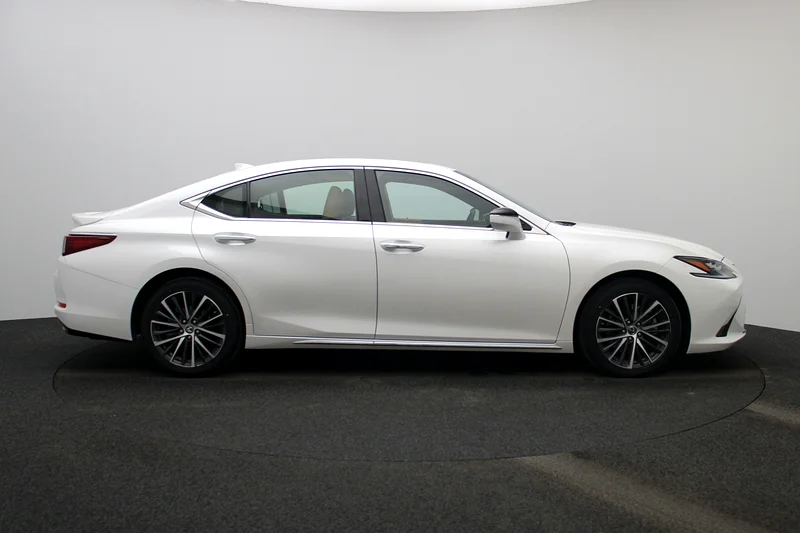 ES 350 Sedan P 3.5L AT Prestige63168495378435114