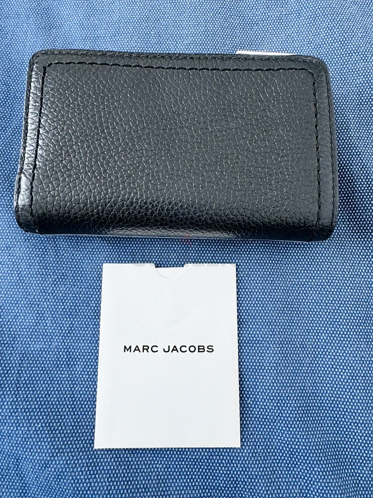 For sale compact Marc Jacobs wallet63237610007299111