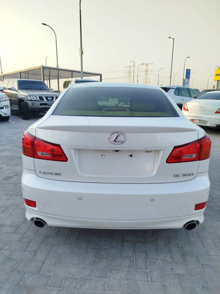 لكزس iS63398641918210113
