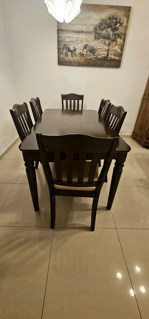 طاولة طعام لـ 6 مقاعد - للبيع628638185985301116