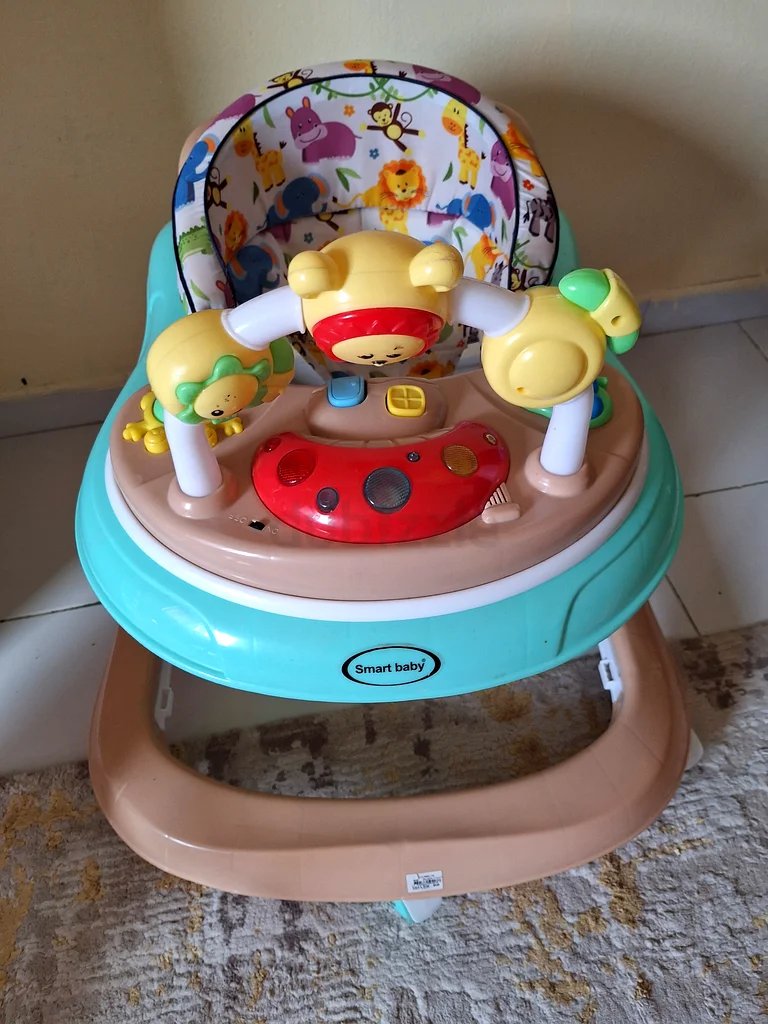 عربة أطفال للبيع63176639420546112