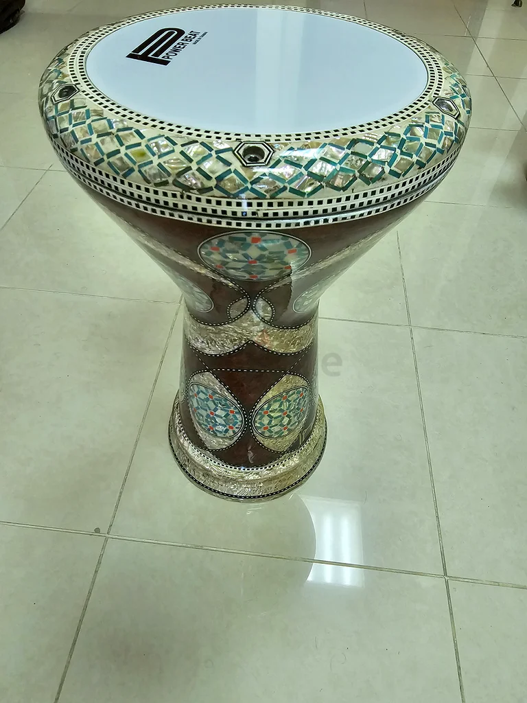طبلة سنباطي للمحترفين، صناعة مصرية، مزينة بصدف العروسيك والجوز التركي.63231196475523114