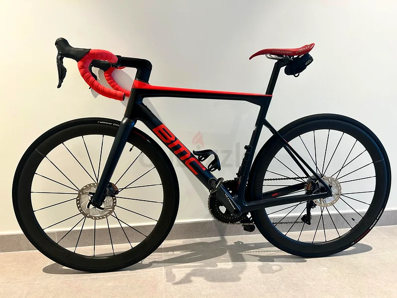 BMC Teammachine SLR01 DISC ONE with Mavic Cosmic Pro Carbon and Ultegra Di2 (excellent conditions)63169469844993111