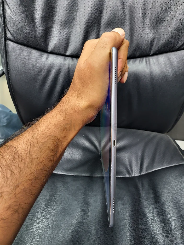 iPad Pro 12.9 Cellular 256 GB with accessories63184728526978112