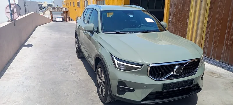1827CD Volvo XC 40 B4 FWD  2 lit 202363177574547075112