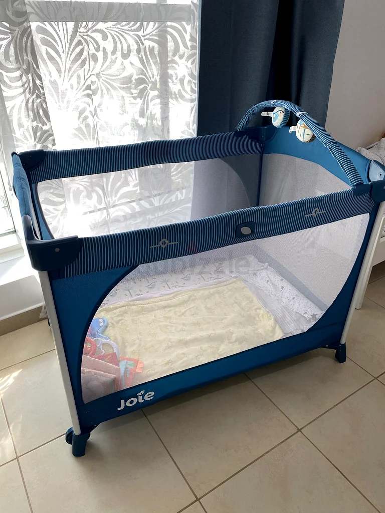 Used/pre-loved Joie travel cot in great condition63206877434370111