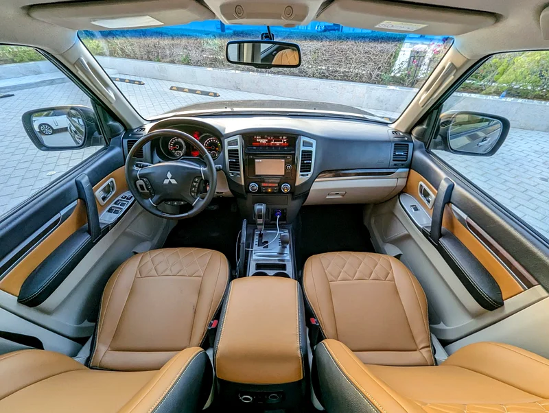 MITSUBISHI PAJERO 2017 V6 3.5L GCC MID OPTION ACCIDENT FREE IN EXCELLENT CONDITION63152750152579112