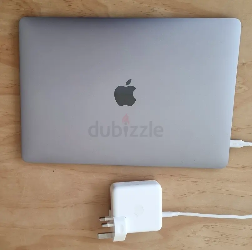 Apple MacBook Pro 2017 (model A1807)63256077376003111