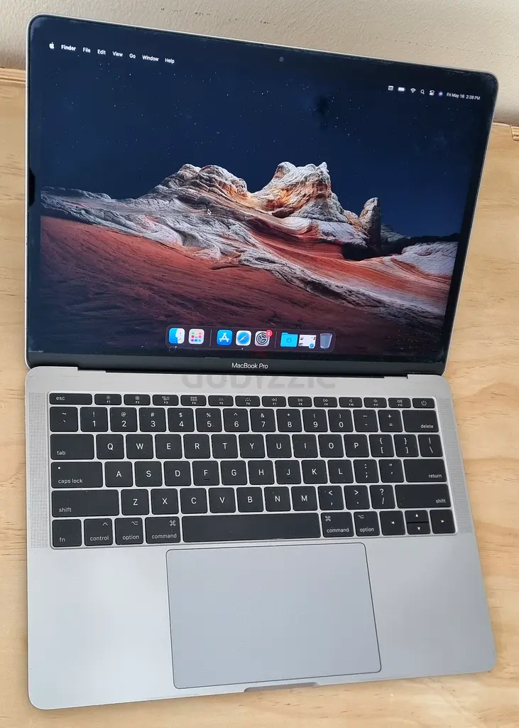 Apple MacBook Pro 2017 (model A1807)63256077376003110