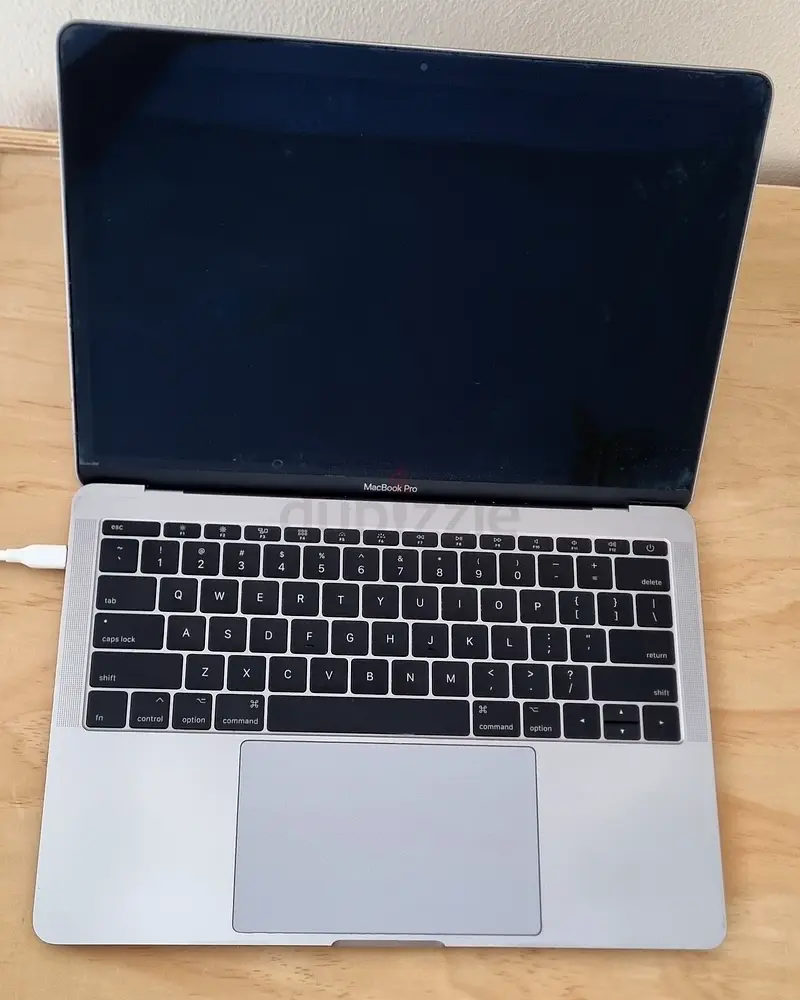 Apple MacBook Pro 2017 (model A1807)63256077376003112