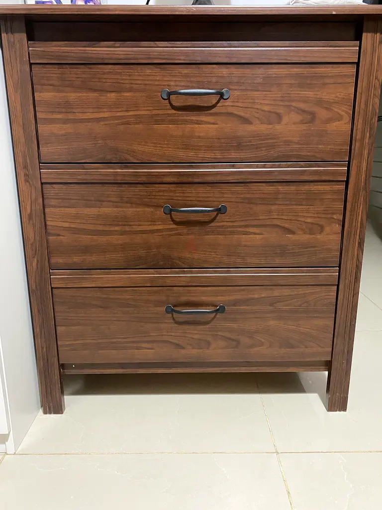 Chest of drawers