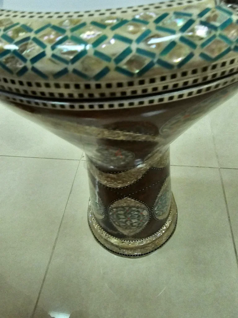 طبلة سنباطي للمحترفين، صناعة مصرية، مزينة بصدف العروسيك والجوز التركي.63231196475523112