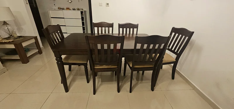 طاولة طعام لـ 6 مقاعد - للبيع62863818598530112
