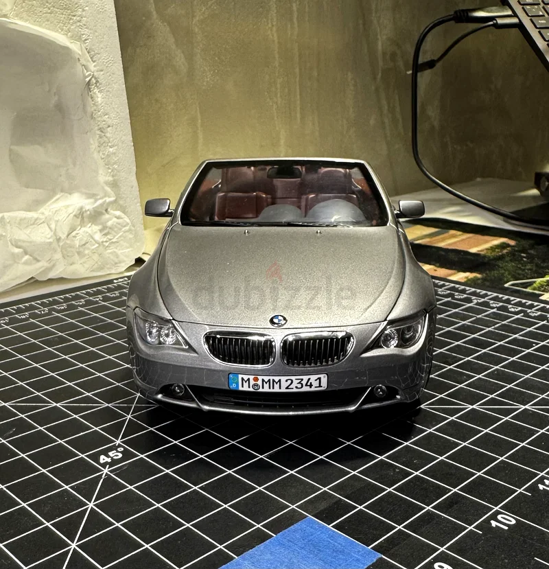 Kyosho Scale 1:18 BMW 6 series Cabrio Dealer Edition Gray Color628647076510731124