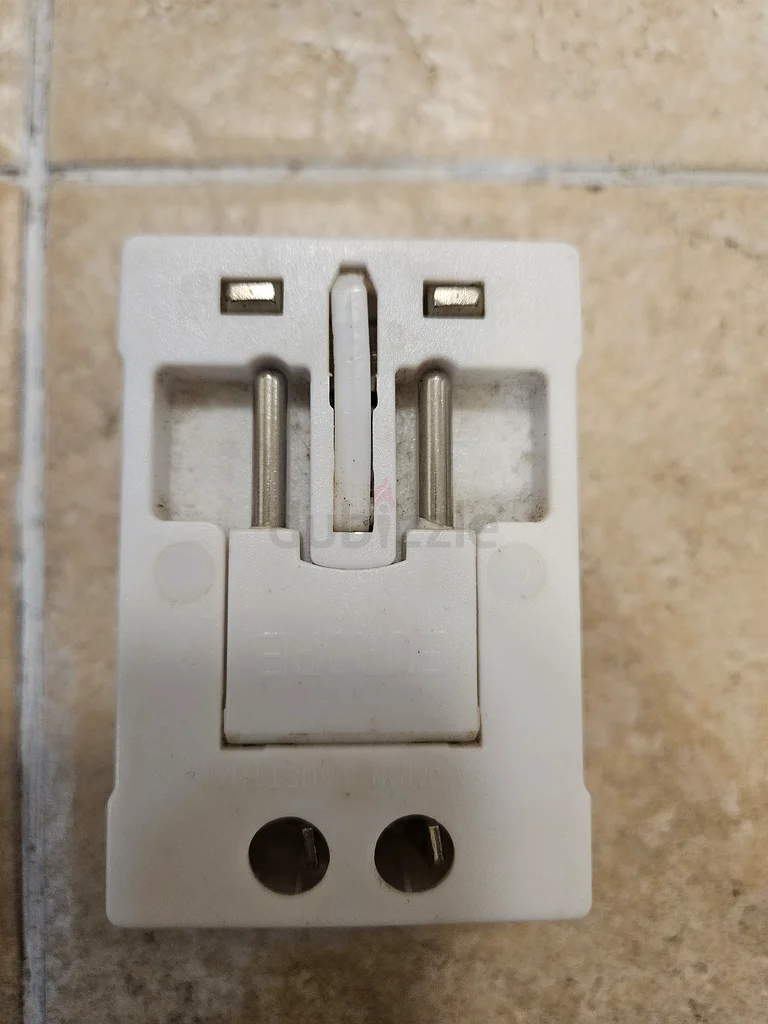 Universal Travel Surge Protector Adapter63260752606465112