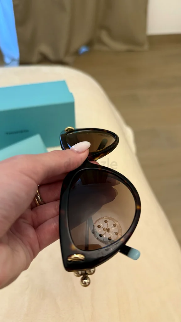 الأصلي !! نظارات شمسية Tiffany & Co. على شكل عين القطة أنيقة62931670391427112