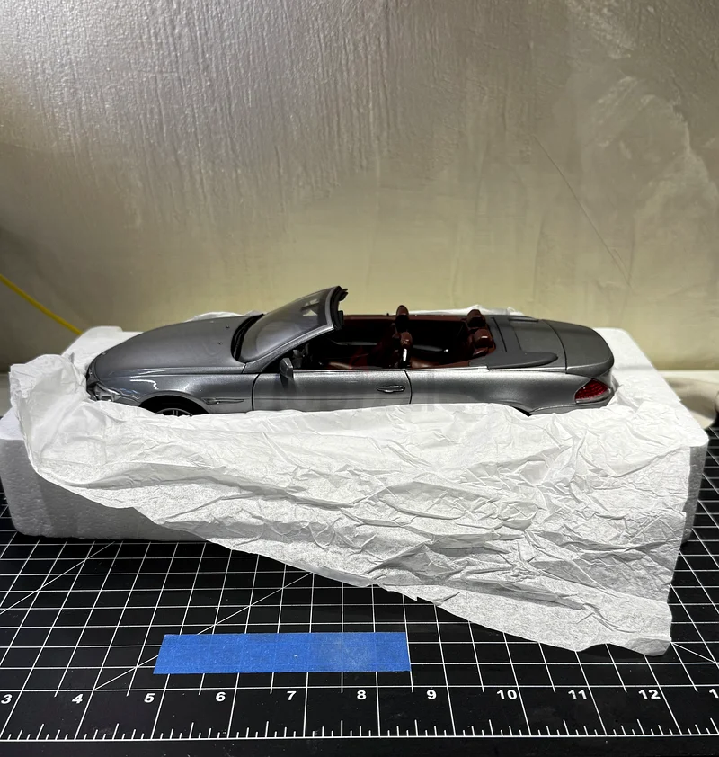 Kyosho Scale 1:18 BMW 6 series Cabrio Dealer Edition Gray Color62864707651073111