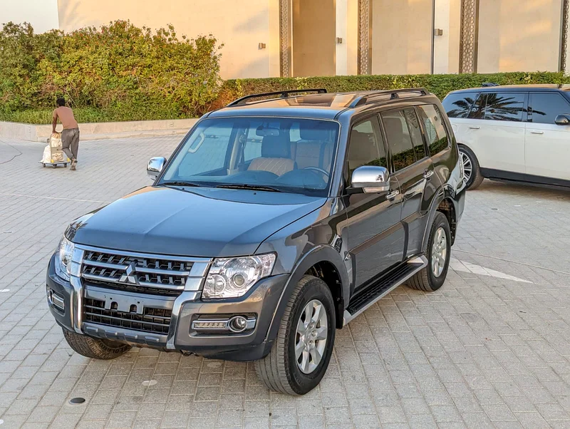 MITSUBISHI PAJERO 2017 V6 3.5L GCC MID OPTION ACCIDENT FREE IN EXCELLENT CONDITION63152750152579111