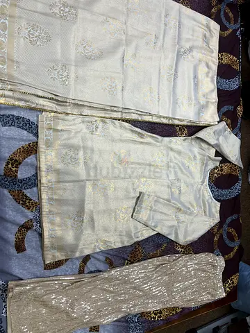 Glamorous Gold Sequined Dress for Any Occasion