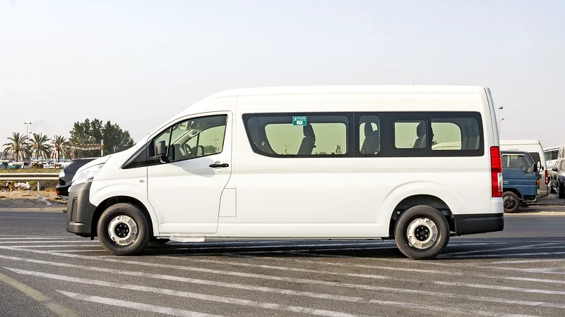 2025 Toyota Hiace High Roof 2.8L AT Diesel (13 Seat)63158342447745112