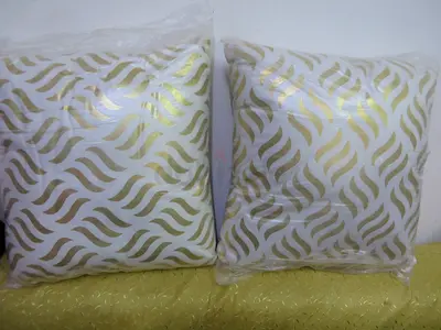 ASSORTED QUALITY CUSHIONS