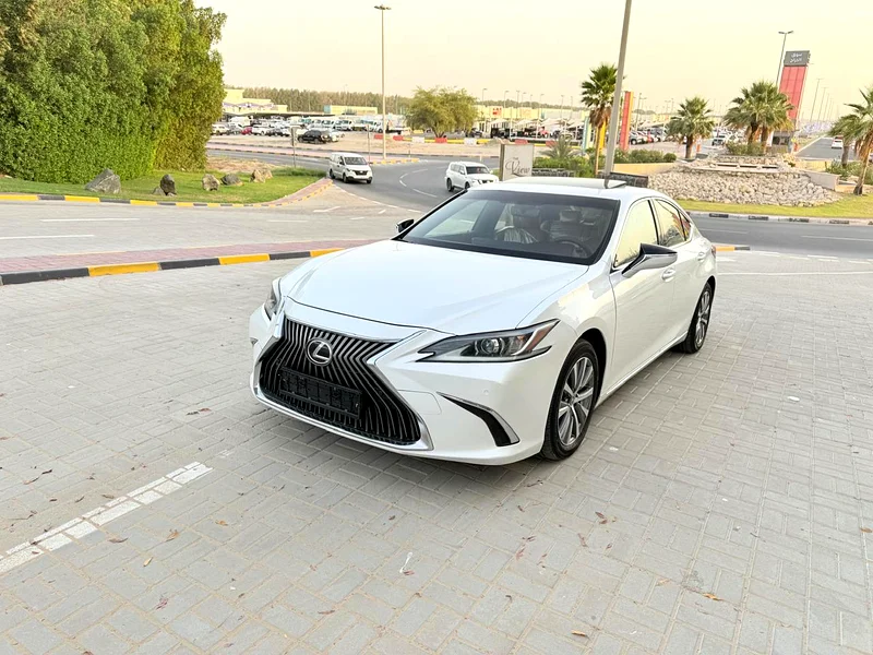 LEXUS ES350 2020 GCC FULL OPTION WITH SUNROOF CROSS CONTROL LETHER SITES VERY CLEAN CAR GOOD CONDITI63169917943937113