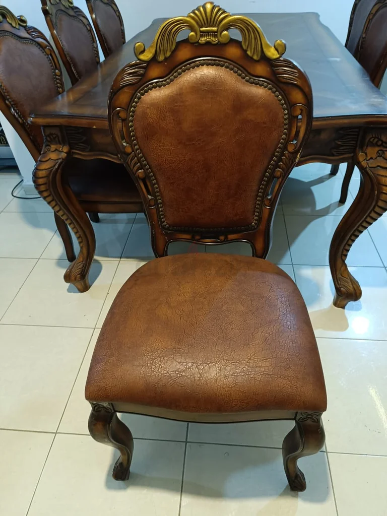 طاولة طعام كلاسيكية بـ 6 مقاعد62863818688641113