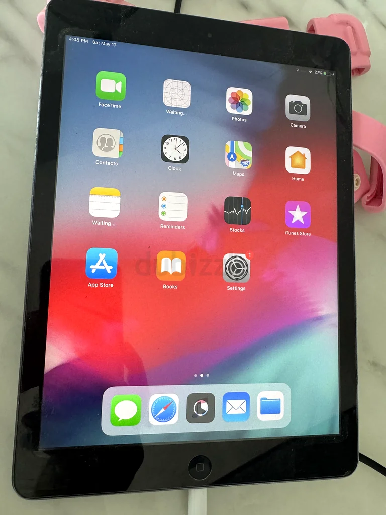 جهاز iPad Air بسعة 32 جيجابايت للبيع63214895591939111
