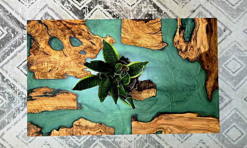 Handcrafted Emerald Resin  Natural Wood Table62863818710147113