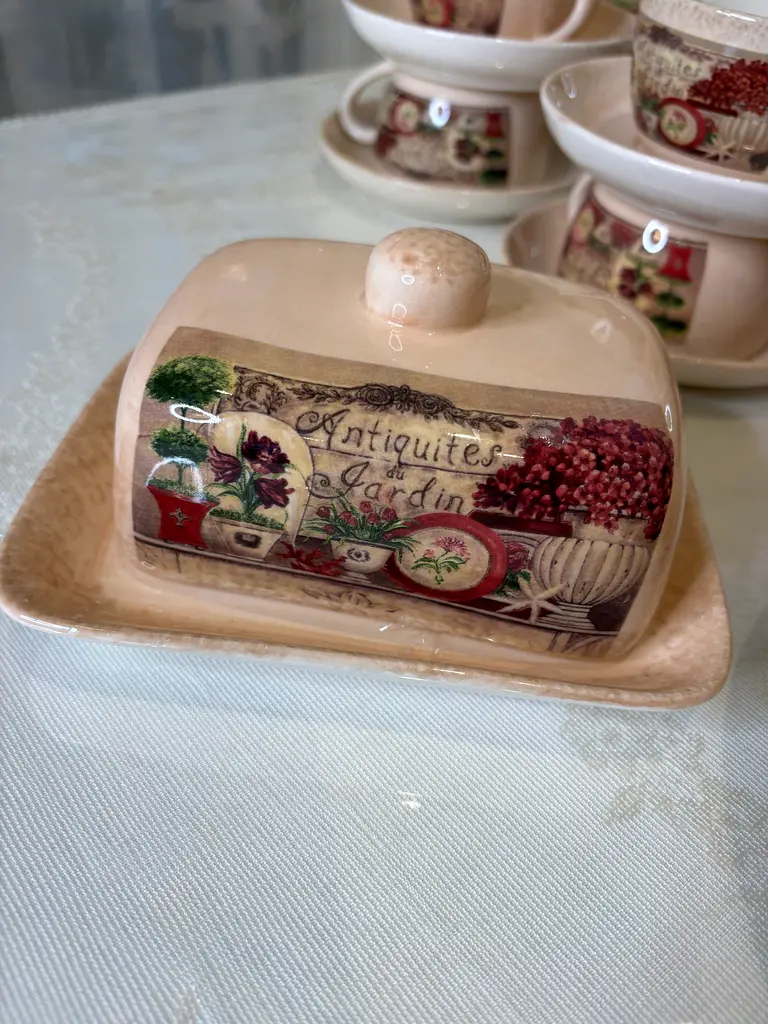 Classic brown kitchen accessories63215376371715116
