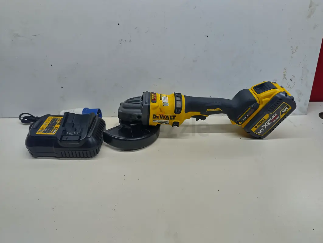 DeWalt 54.v Grinder Brushless63220824476673111