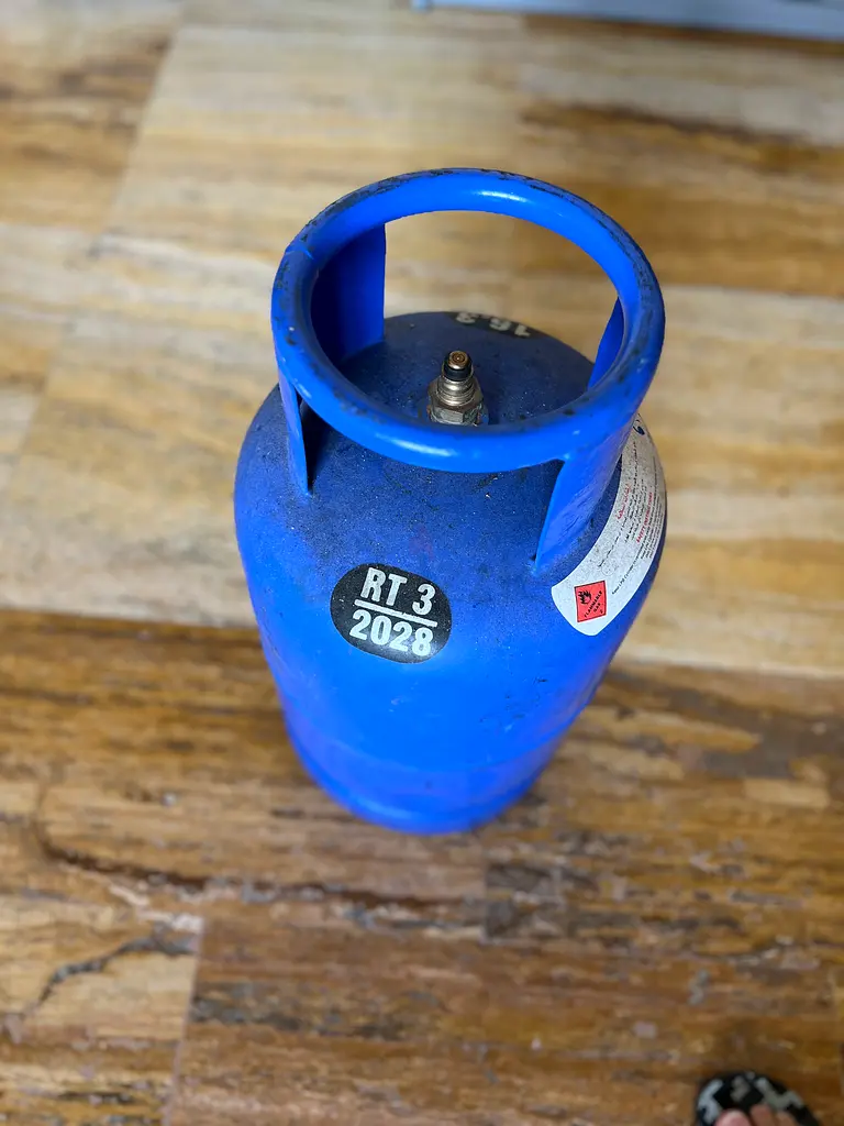 Gas cylinder63251906516610112