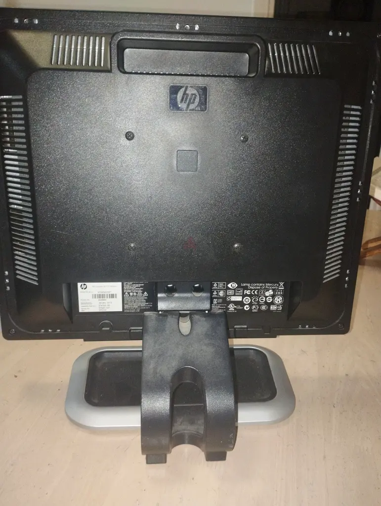 HP Compaq LE1711 - 17 inches63256067745409112