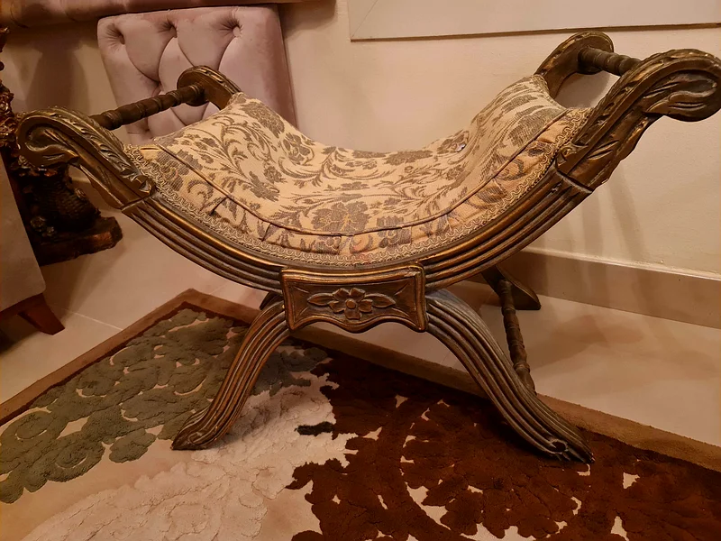 كراسي خشبية قديمة63191601660033114