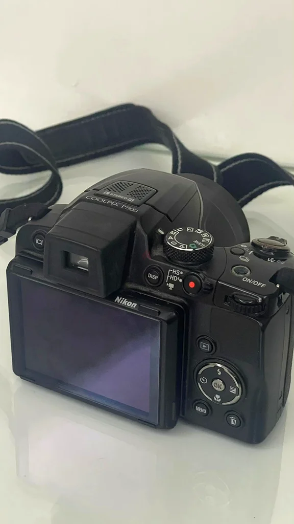 Nikon Coolpix p500 camera63233636819713113