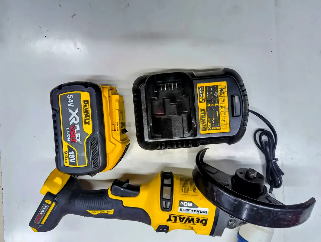 DeWalt 54.v Grinder Brushless63220824476673114
