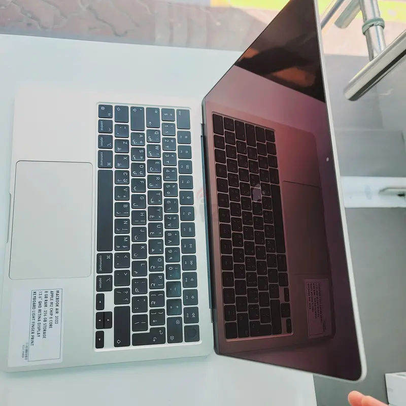 MACBOOK AIR M2 STARLITE 13.6 LIKE NEW 8 GB 256 GB